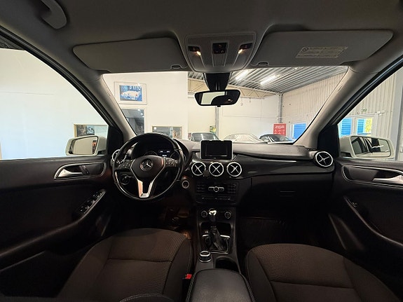 Mercedes-Benz B 180 12 of 12