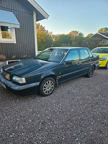 Volvo 850 2 of 4