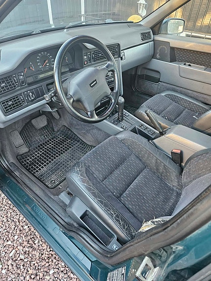 Volvo 850 3 of 4