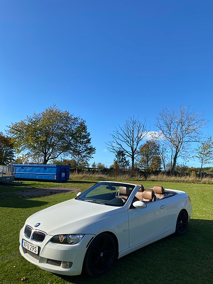 BMW 335i 2 of 11