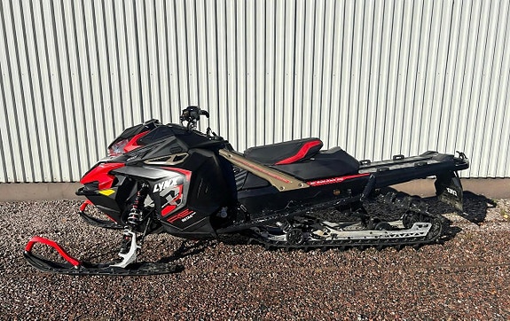 Lynx Boondocker 850 RE 3700