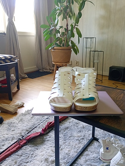 Product image 1 of 8