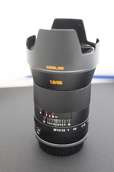 Kerlee EF 35mm f/1.2 – ljusstarkt objektiv med motljusskydd
