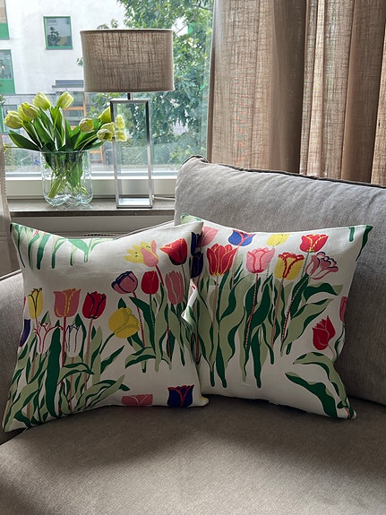 2st Kuddfodral/ Tyg Från Svenskt Tenn/ Josef Frank/ Tulpaner