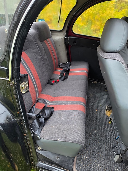 Citroen 2CV 6 of 6