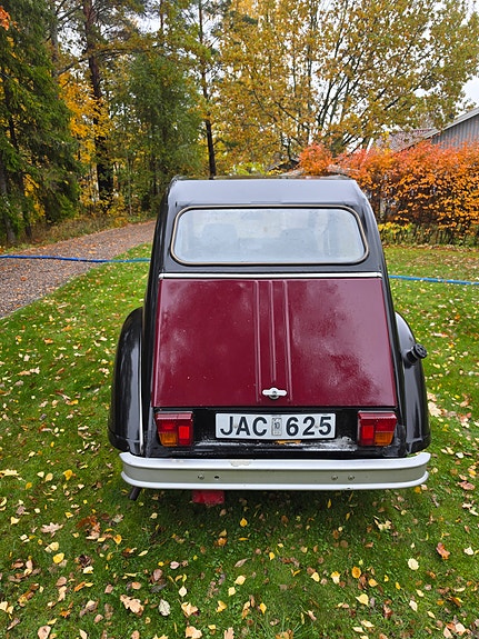Citroen 2CV 4 of 6