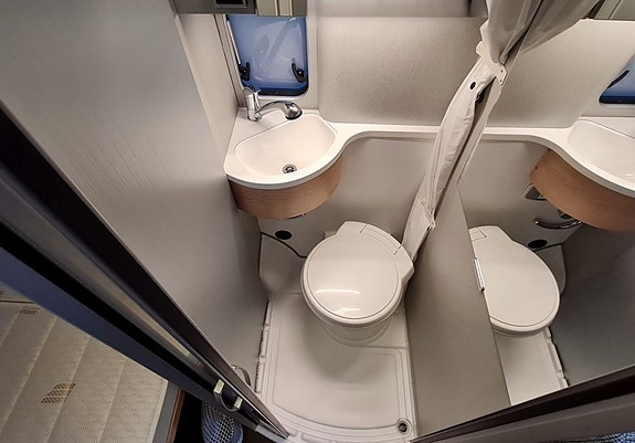 Hymer Free 540 150 hk, pop-up tak, välutrustad, dubbla värmesystem, drag 7 of 7