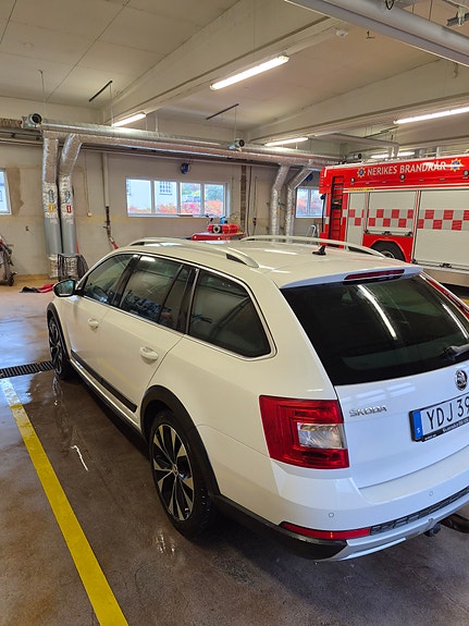 Skoda Octavia Scout 3 of 13