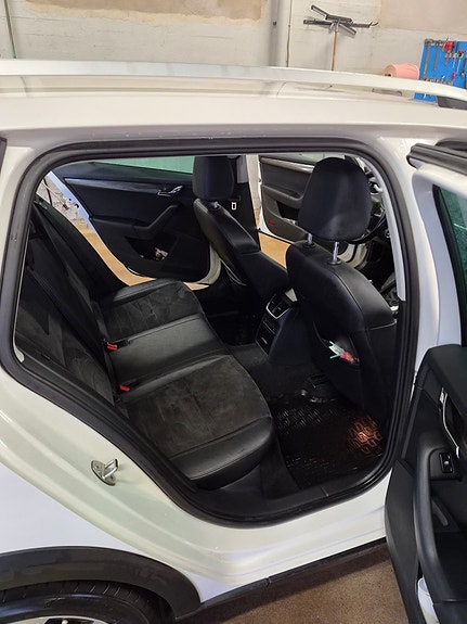 Skoda Octavia Scout 12 of 13