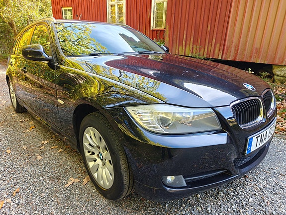 BMW 318d 8 of 18