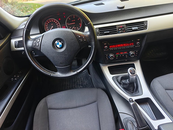 BMW 318d 16 of 18