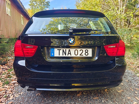 BMW 318d 5 of 18