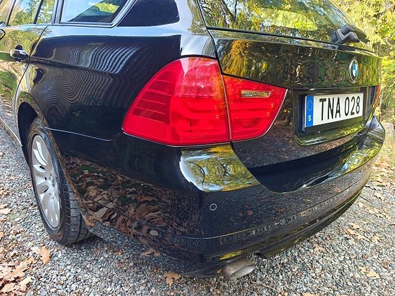 BMW 318d 13 of 18