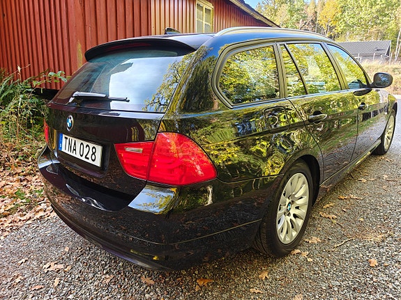 BMW 318d 6 of 18
