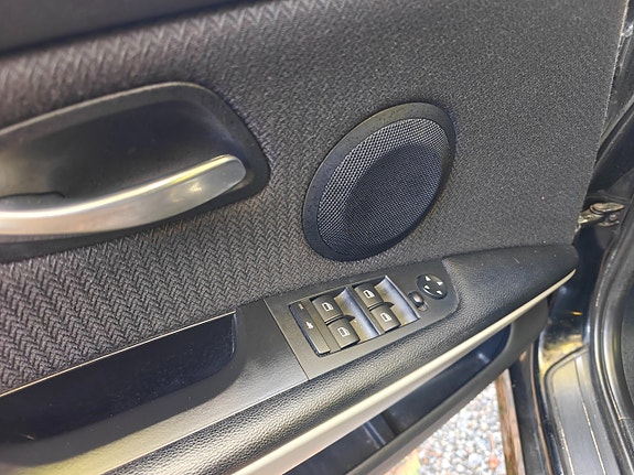 BMW 318d 11 of 18