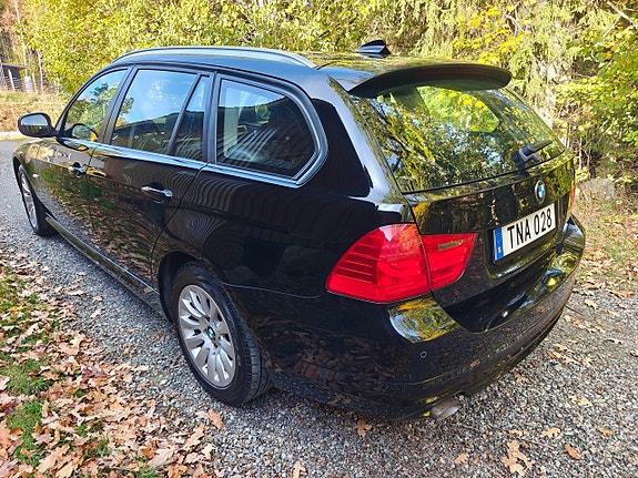 BMW 318d 4 of 18