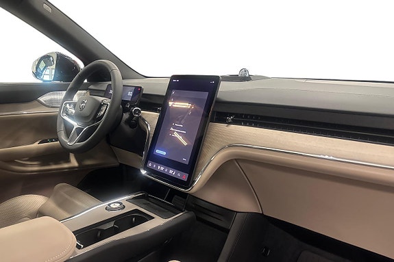 Volvo EX90 10 of 23