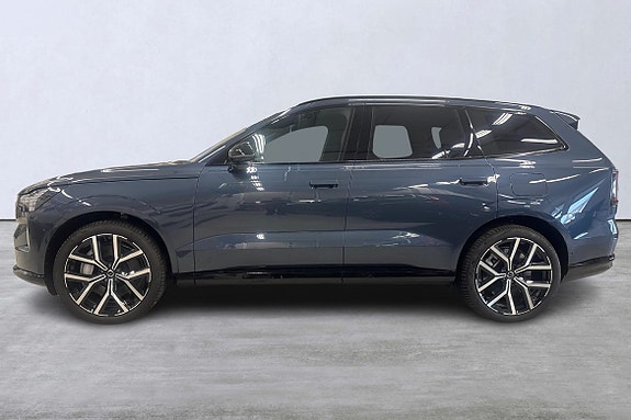 Volvo EX90 2 of 23