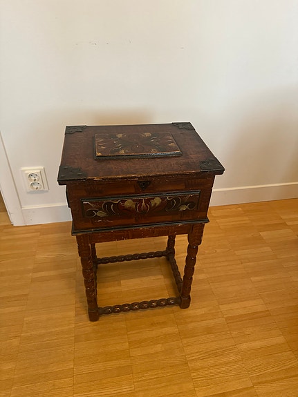 Product image 1 of 2