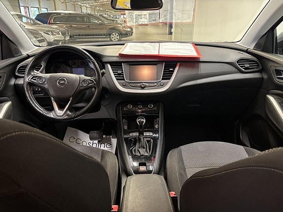 Opel Grandland X 8 of 9