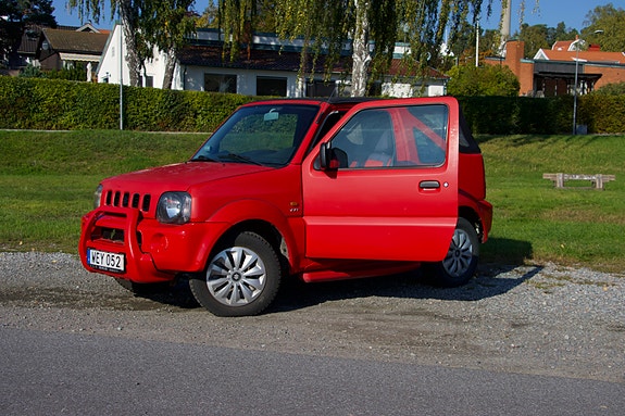 Suzuki Jimny 7 of 14