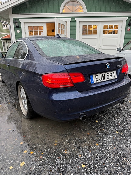 BMW 335i 2 of 6