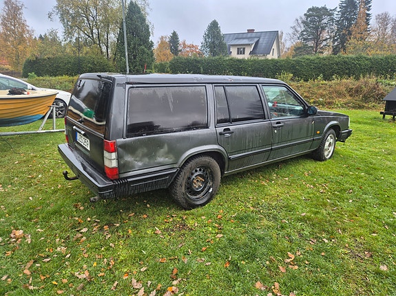 Volvo 745 2 of 5
