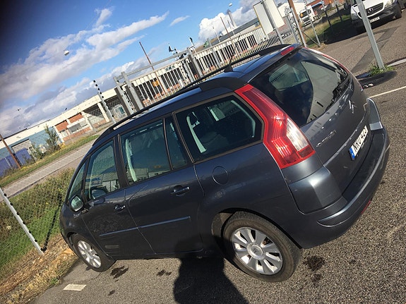 Citroen Grand C4 Picasso 2 of 16