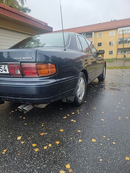Toyota Camry 5 of 10