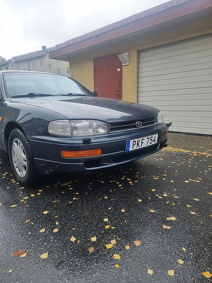 Toyota Camry 2 of 10