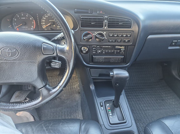 Toyota Camry 8 of 10