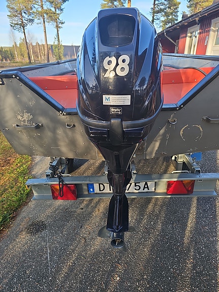 Aluminiumbåt ALERT 42 motor och trailer 7 of 8