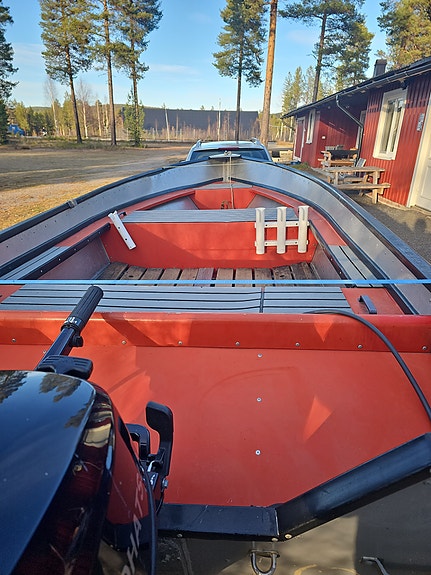Aluminiumbåt ALERT 42 motor och trailer 3 of 8