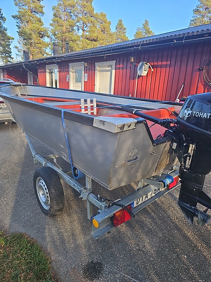Aluminiumbåt ALERT 42 motor och trailer 4 of 8