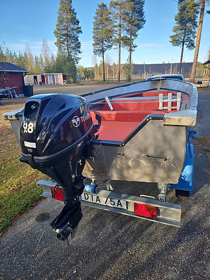 Aluminiumbåt ALERT 42 motor och trailer 2 of 8
