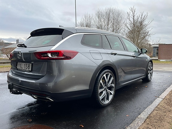Opel Insignia Country Tourer 2 of 6