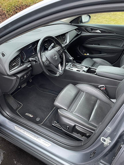 Opel Insignia Country Tourer 4 of 6