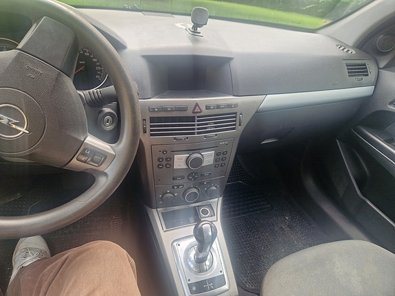 Opel Astra 6 of 6