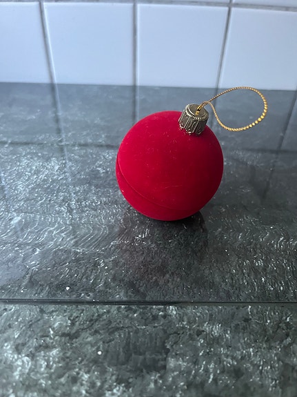 Julgranskula täckt med sammet