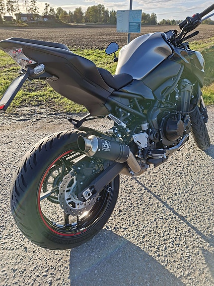 Kawasaki Z900 3 of 9