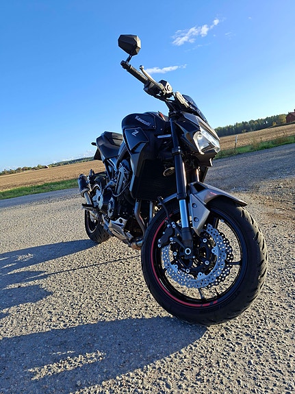 Kawasaki Z900 4 of 9
