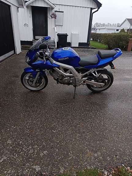 Suzuki SV650 S 2 of 14