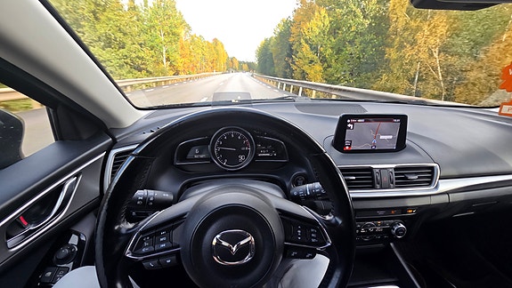 Mazda 3 7 of 8