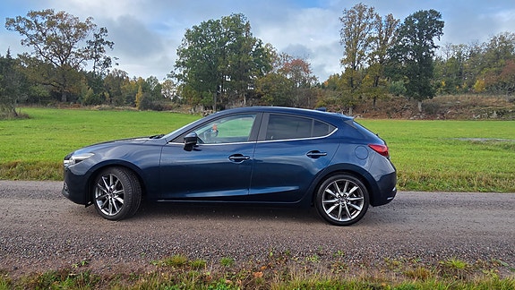 Mazda 3 5 of 8