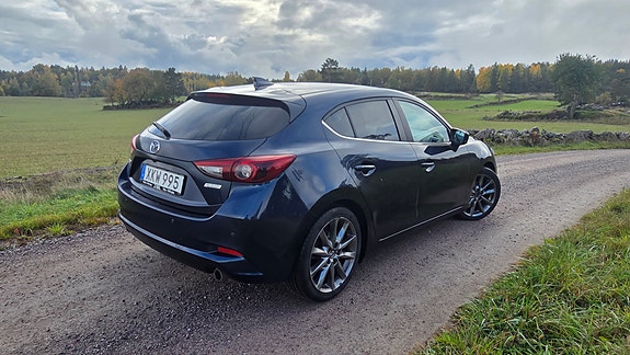 Mazda 3 4 of 8