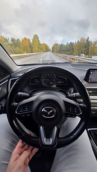 Mazda 3 6 of 8