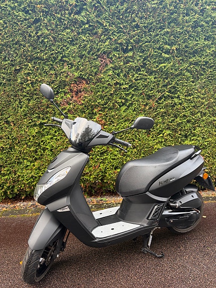 Peugeot kisbee black edition