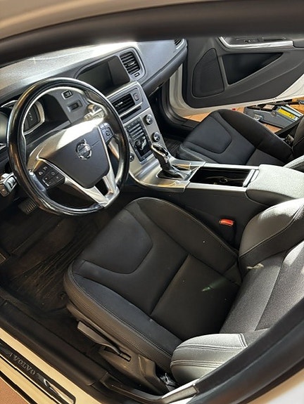 Volvo V60 7 of 7
