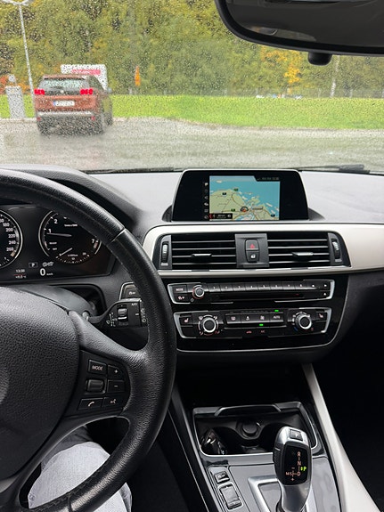 BMW 120i 7 of 8