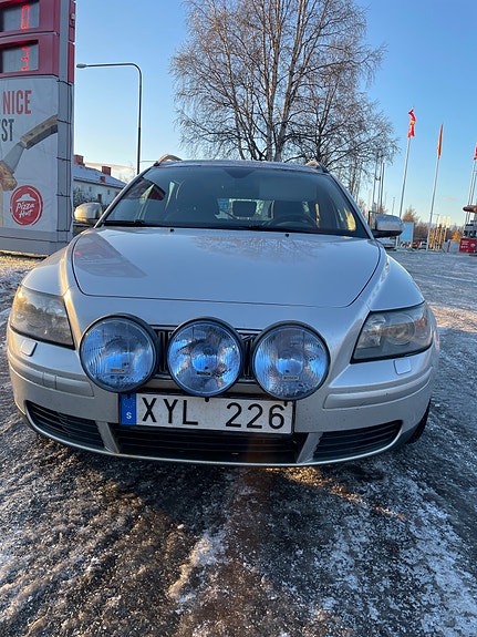 Volvo V50 2 of 7